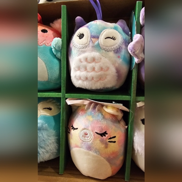 Original SquishMallows Holiday Tie Dye Set Of 8 New in Box - Picture 4 of 16